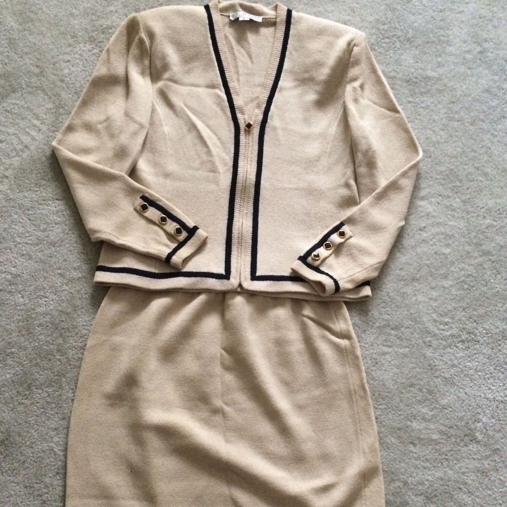 St. John 2 Piece Set - Picture 1 of 7